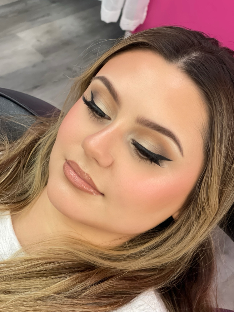 Full Face Makeup at Kvinne Beauty Lounge in Eugene, OR