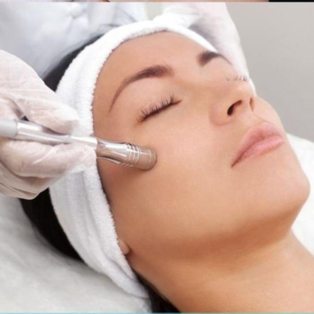 Diamond GLOW European Facial