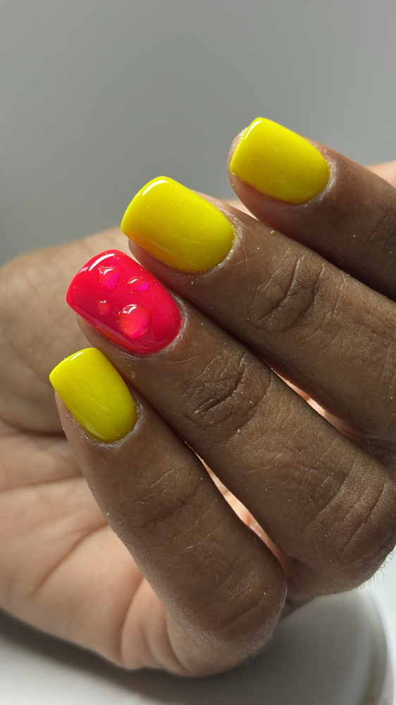 Acrílico Cortas at Bloom Nails Studio in Vega Baja, PR