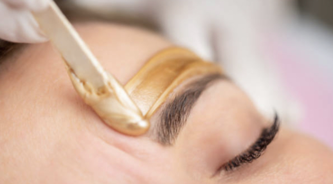 Eyebrow Wax