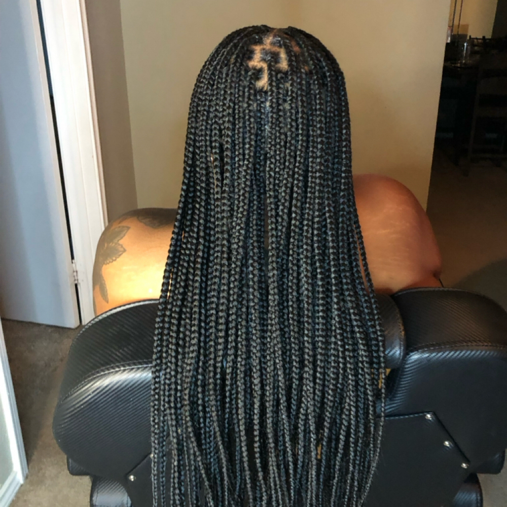 MEDIUM BOX BRAIDS at Burma The Braider