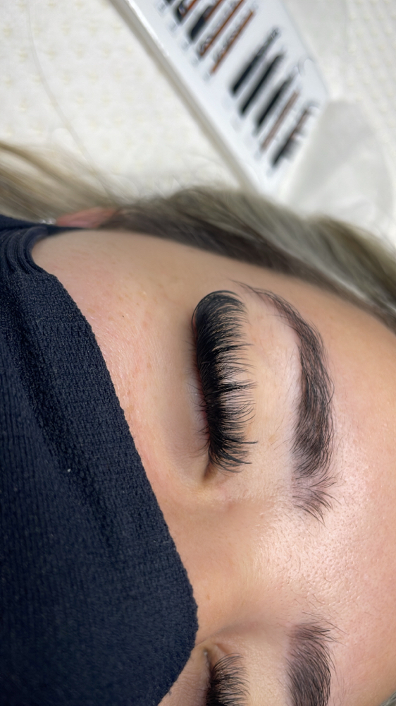 Fill Wispy/Strip Lash Style