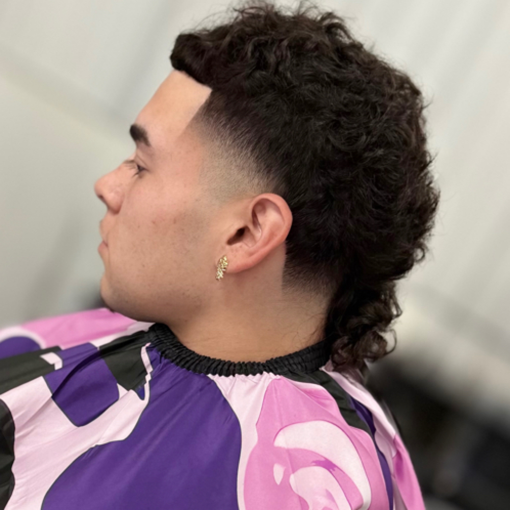 Premier Hair Cut (W/O Face) at Dque The Barber in Sacramento, CA