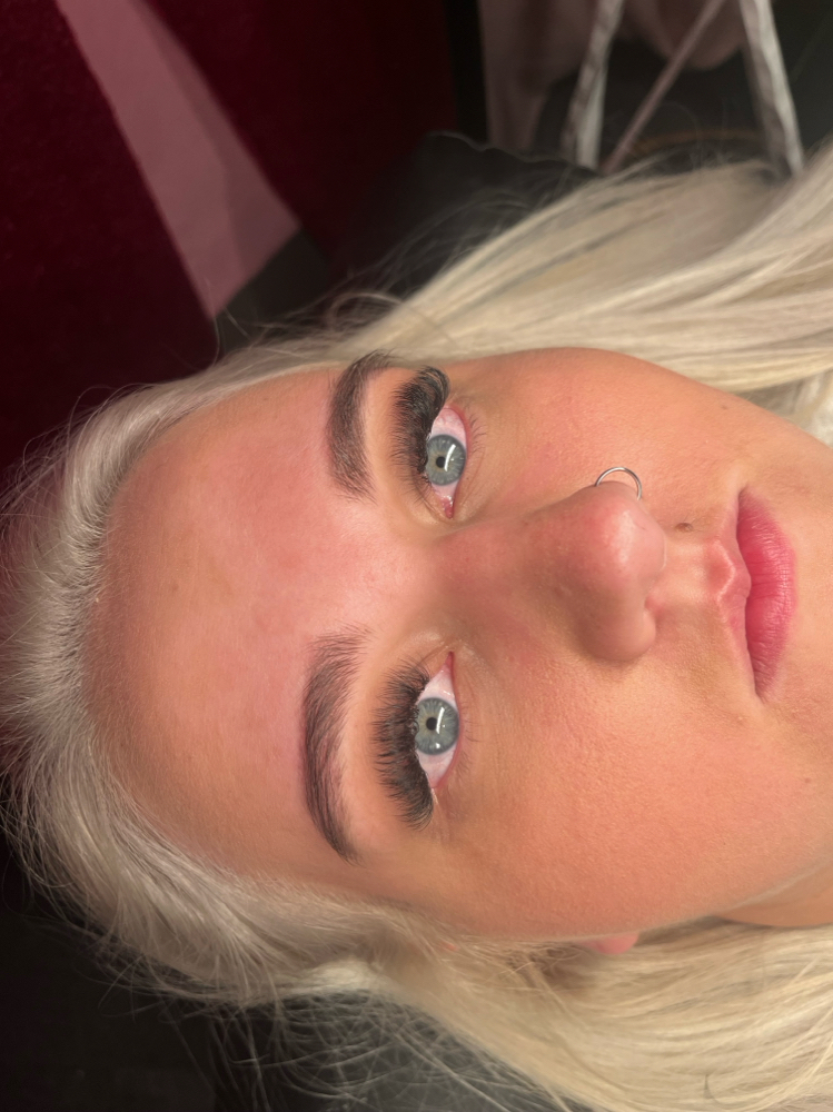 Henna Brow with Full Set