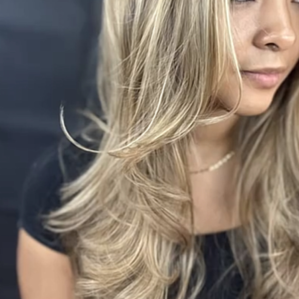 Womens Haircut at Mirror Mirror On The Wall in Pensacola, FL