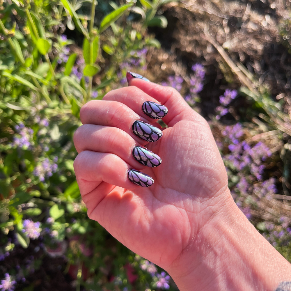 Sculpted Mani