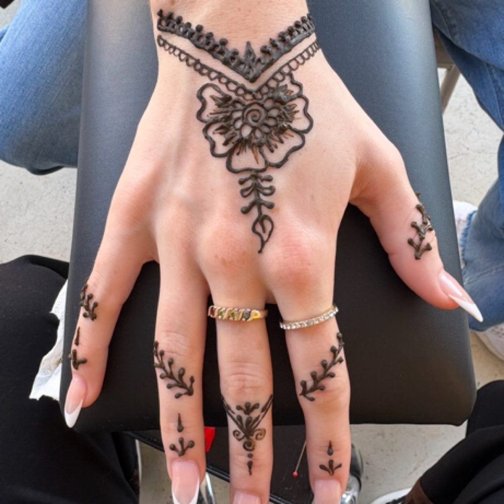 Henna Tattoo at Happy Hippie Hair in Fair Grove, MO