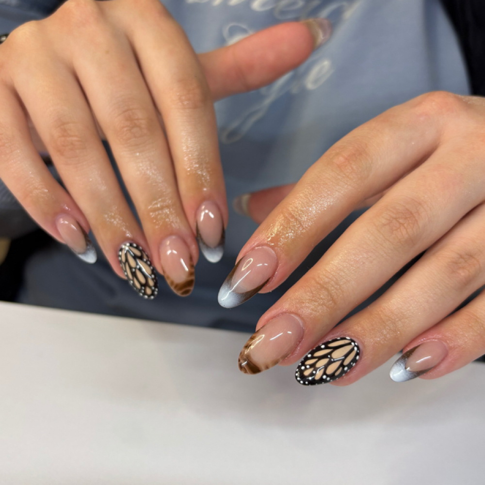 fill set at lexi.acrylicss in Janesville, WI