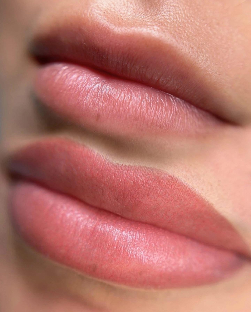 Lip Blushing