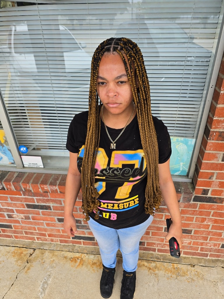 Medium Top Butt 37in Knotless