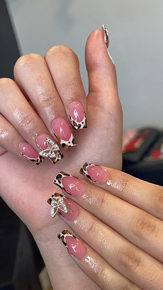Small acrylic fill at Jasenya🌟🩷 in Thatcher, AZ