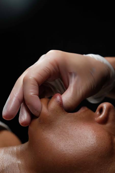 Sculptural Face Lift™ Ritual