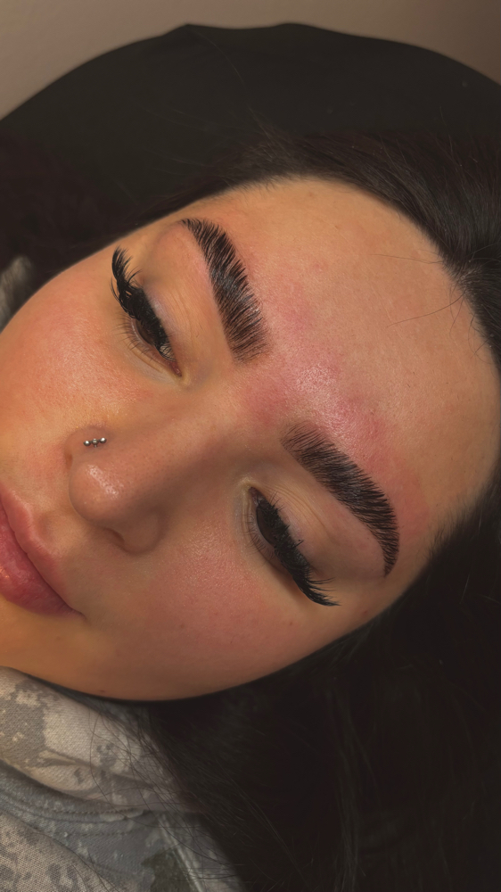 Brow Lamination & Tint