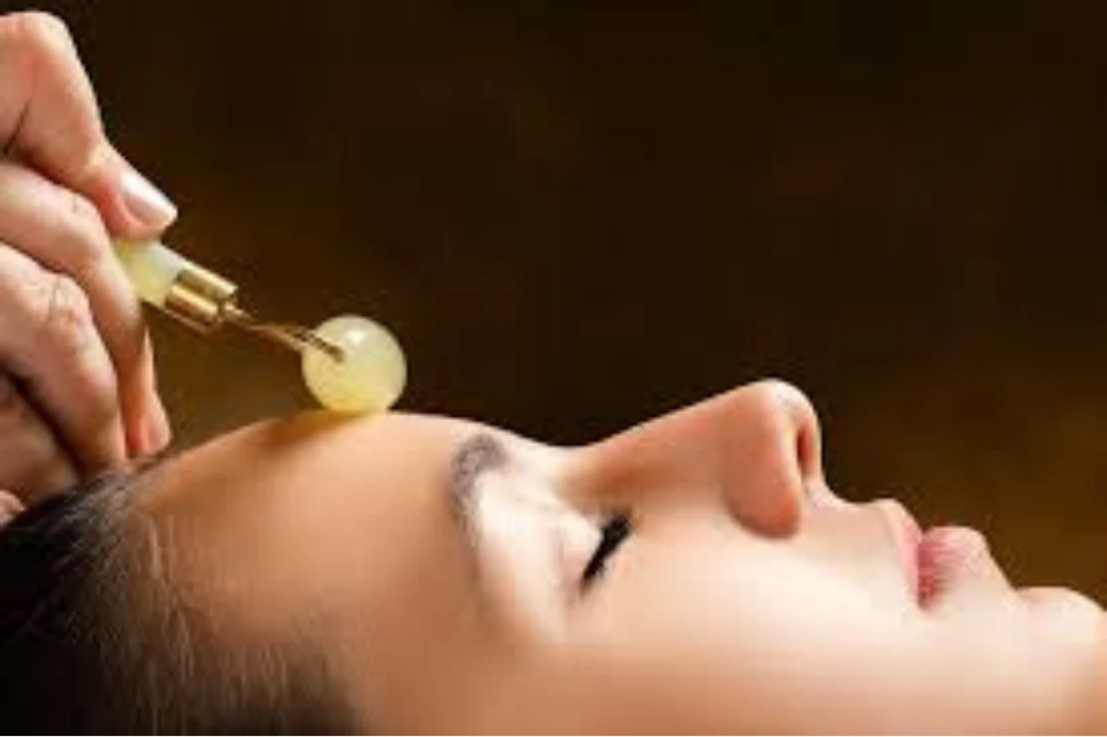 Lymphatic Drainage Facial