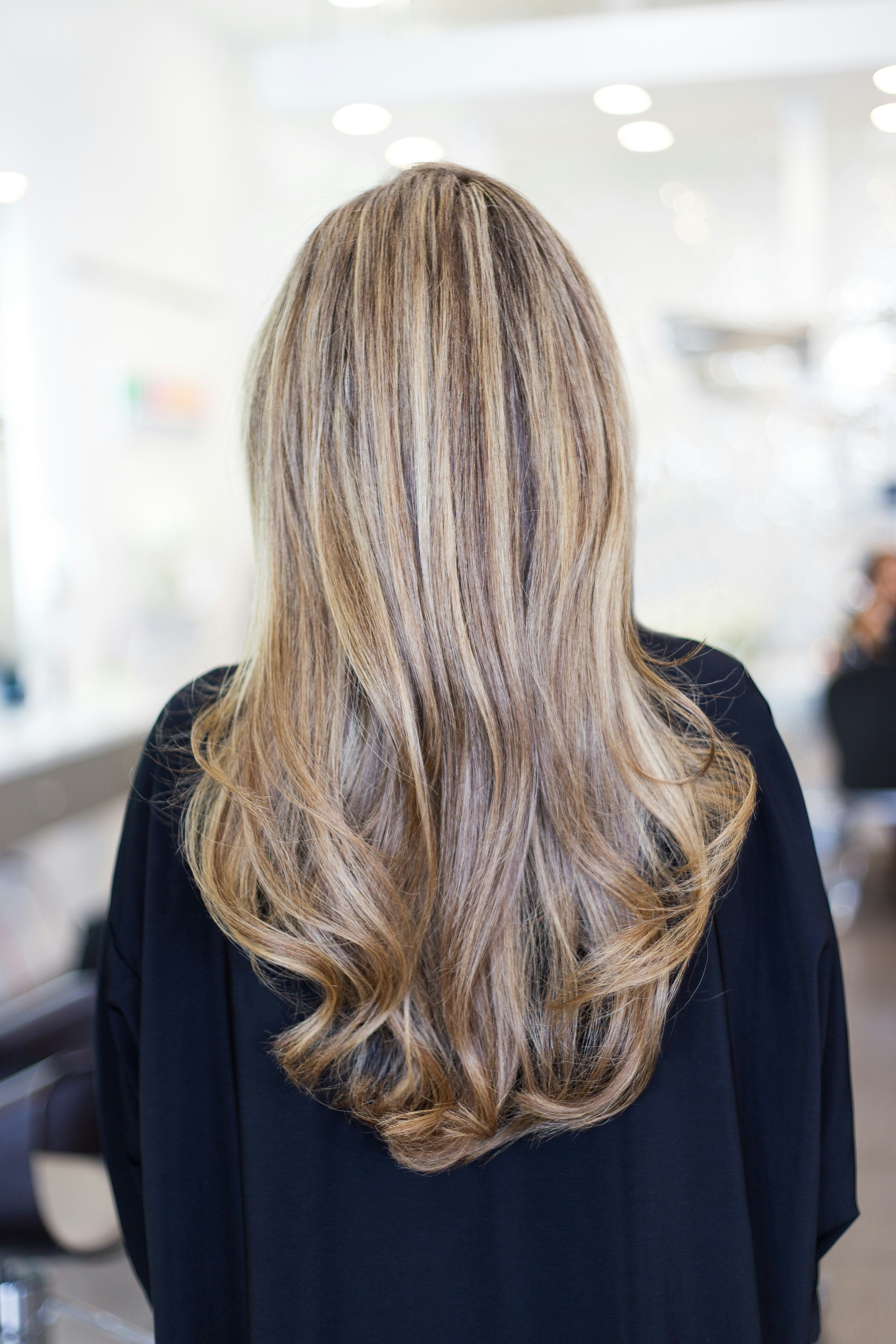 HIGHLIGHTS OR LOWLIGHTS SHORT HAIR at Fingers N Faces hair salon and nail spa. in Villa Park, IL