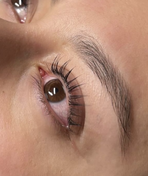 EYELASH LIFT