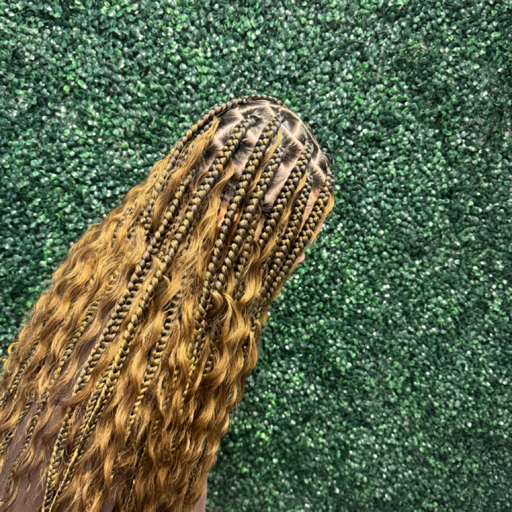 Med/Large Boho Knotless at HairByDashoni in Richmond, KY