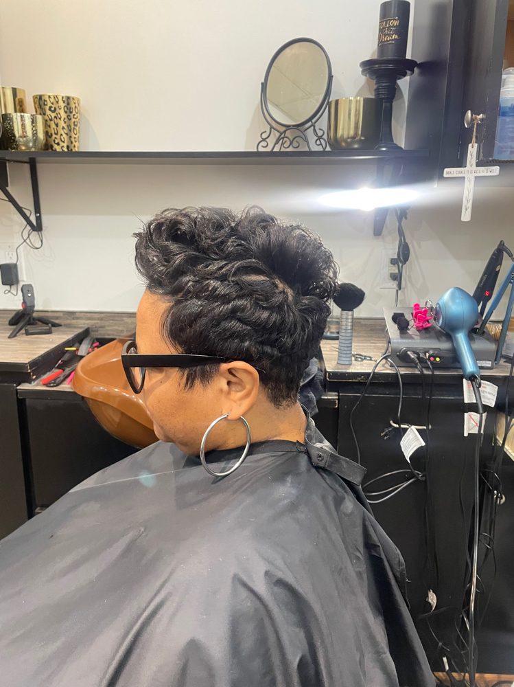 Haircuts at MIRROR MIRROR Beauty Studio in O’Fallon, IL