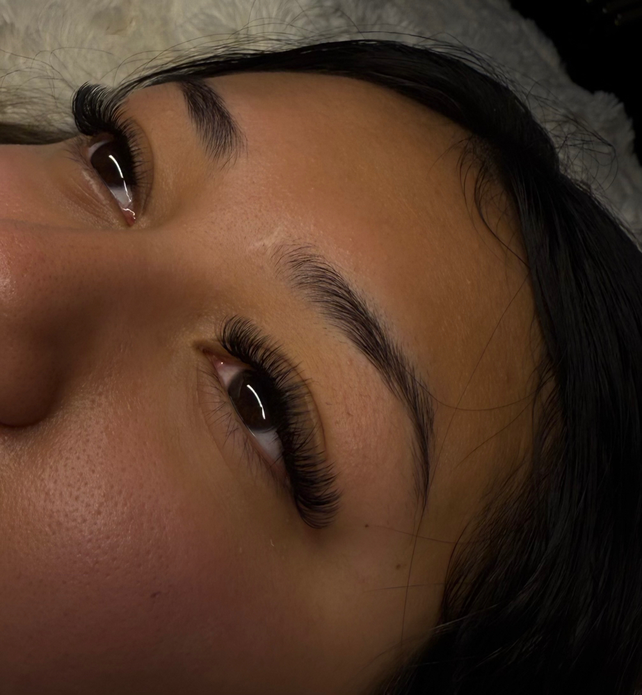 Hybrid Set at luveelash in Houston, TX