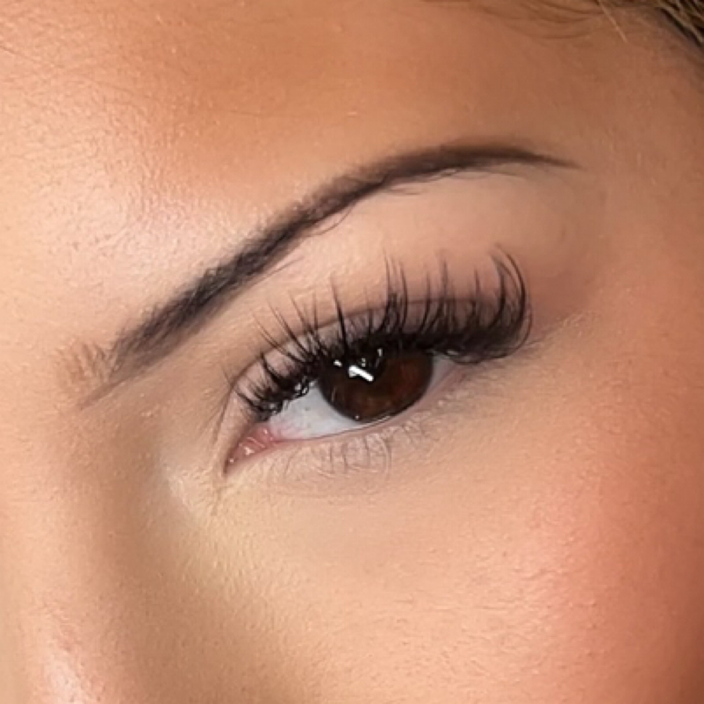 Full Set Hybrid Lashes at Luminous Lashes By Sabrina in San Antonio, TX