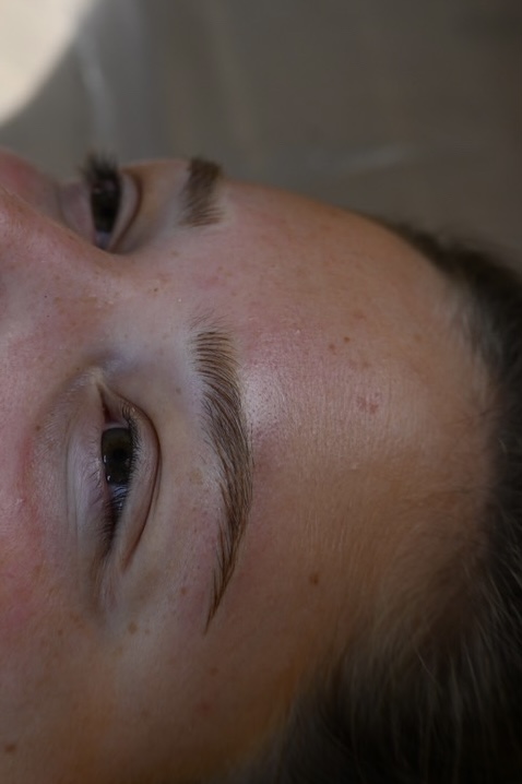 Nano Brow Service