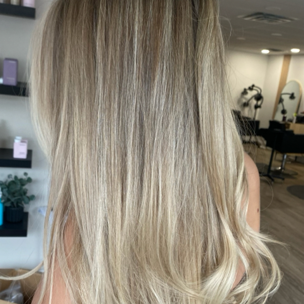 Blowout at Dakota Beach Gölden Salon & Co. in Plymouth, MI