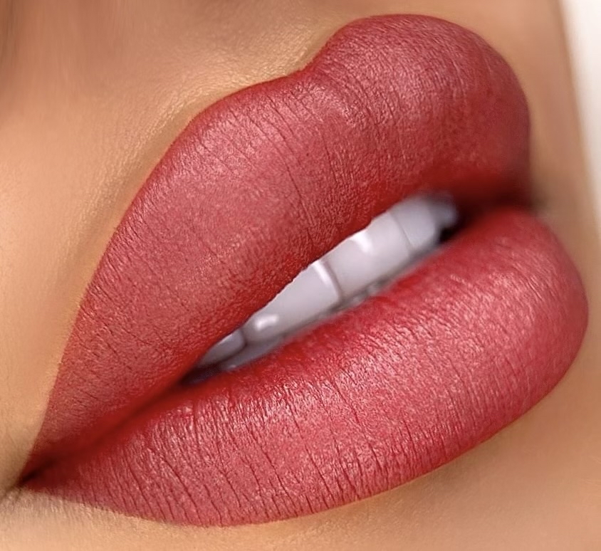 Permanent Lips (touch up included)