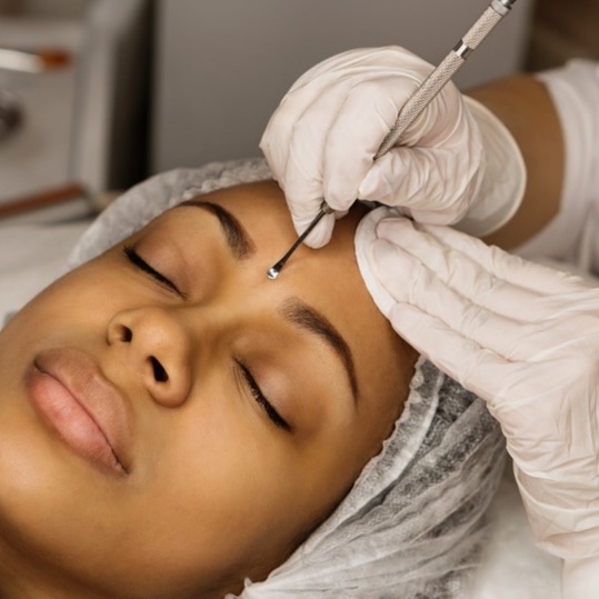 Deep Pore Cleansing Treatment at Flavia Guimarães  Wellness & Beauty in Millbrae, CA