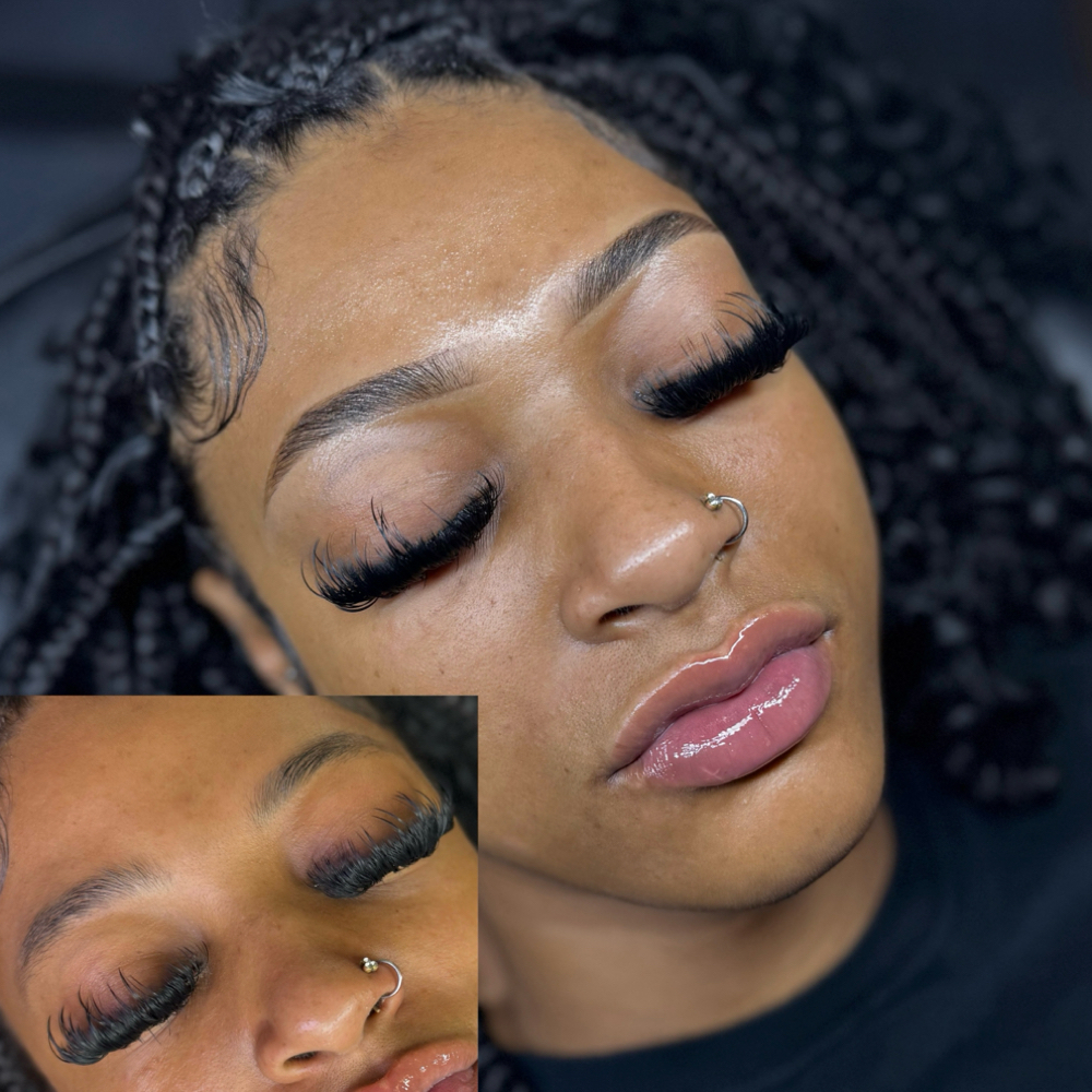 (Vol/Mega)Cluster Lash Extentions at Lavish Dreams LLC in Louisville, KY