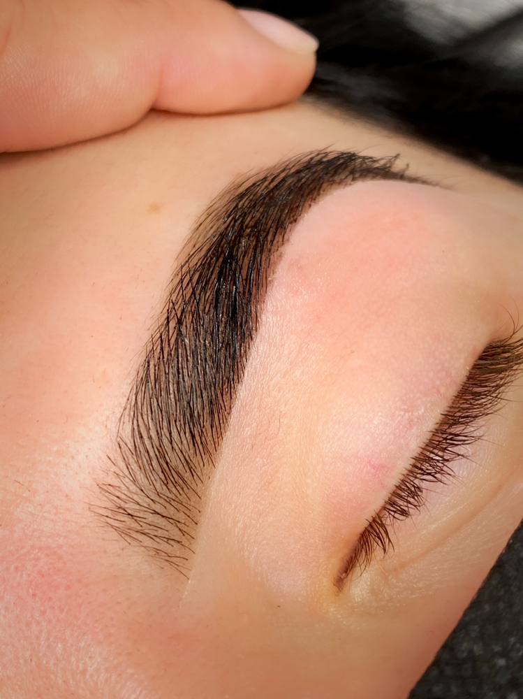 HYBRID TINT + BROW SHAPING