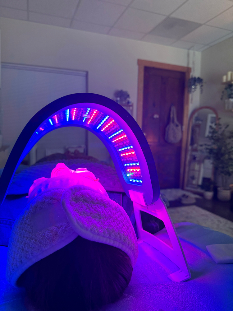 Dermaplane + LED Session