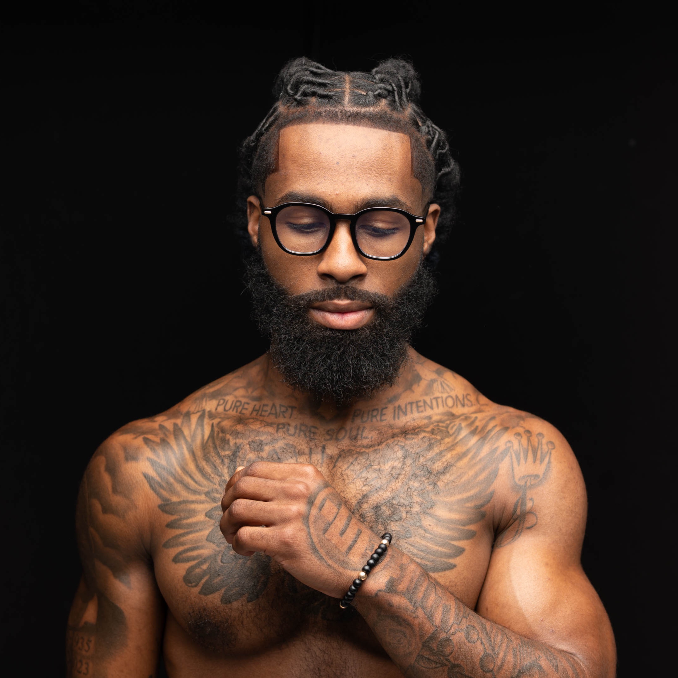 𝑻𝒉𝒆 𝑴𝒐𝒏𝒂𝒓𝒄𝒉𝒔 𝑮𝒓𝒐𝒐𝒎 at Inner G Loc Studio By Liaa A’Monet in Aurora, CO