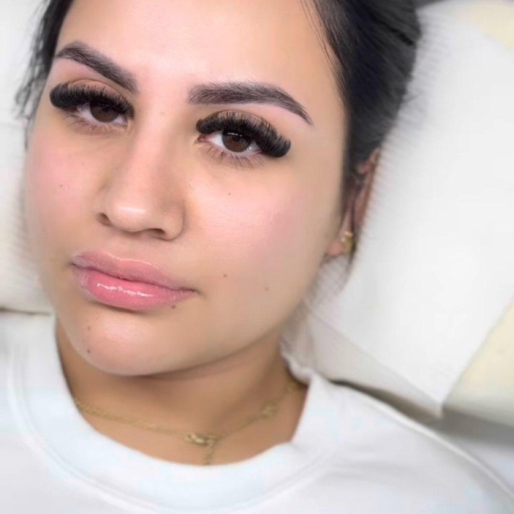 Mega Volume at di’classe lashes in Miami, FL
