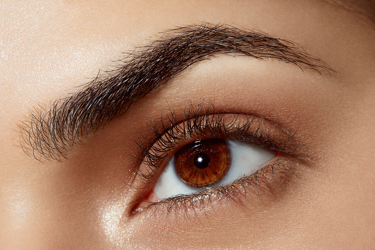 Eyebrow tinting