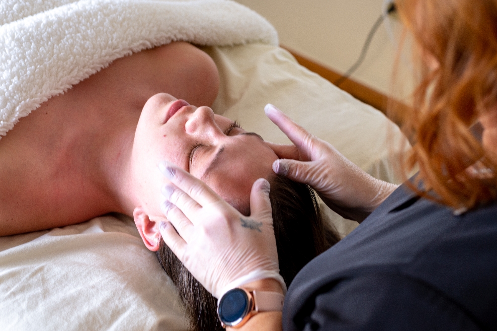 Facial & Massage 90