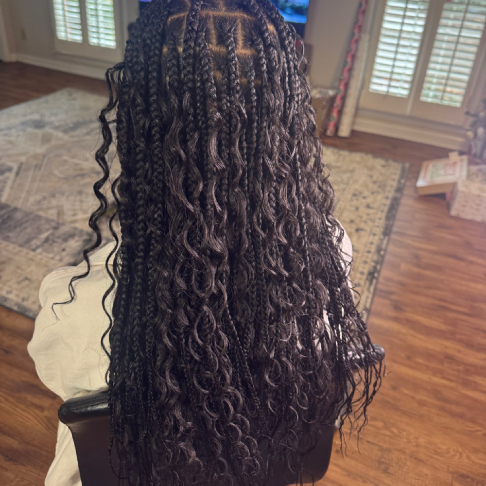 Medium Boho knotless at Shanelle Luxe Studio in Montgomery, AL