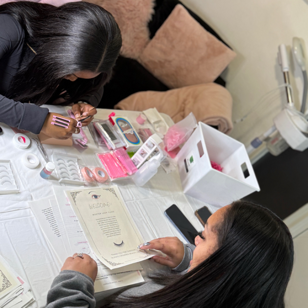 1-on-1 Master Lash Class at Always Crowned Beauty LLC in Peoria Heights, IL