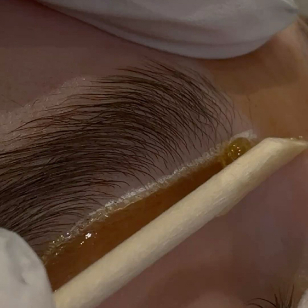 Brow Wax at Perfecta Beauty in Hubbard, OR