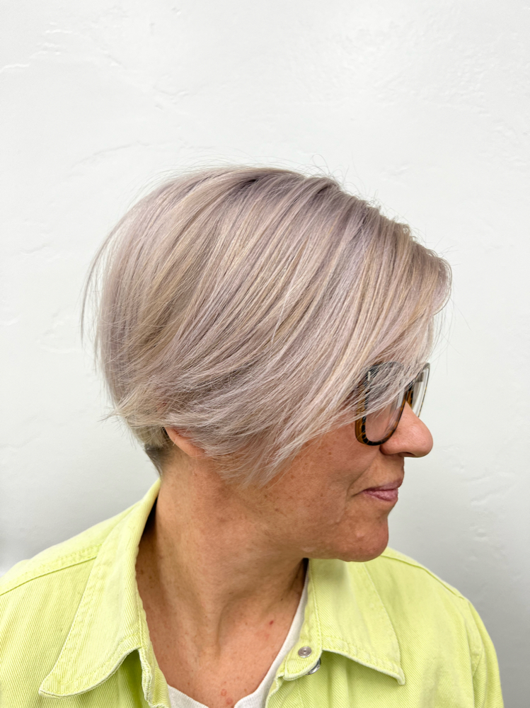 Blonde Root Retouch