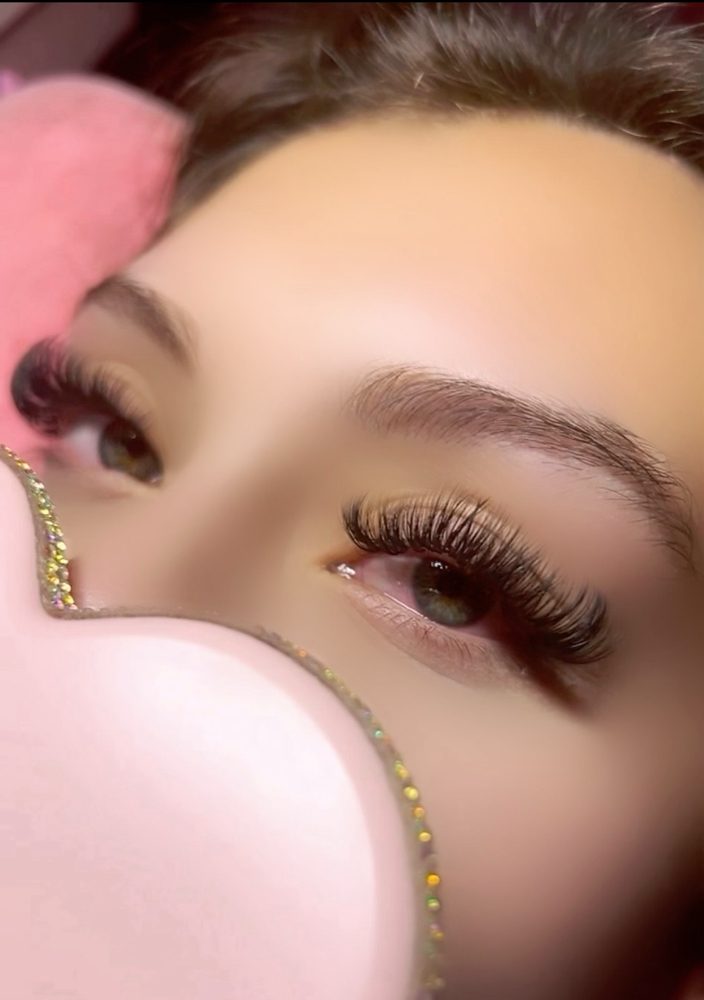 Hybrid Lash Set at TresChic Beauty Lounge in San Diego, CA
