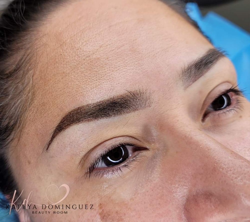 Eyebrows Semi Permanent Makeup