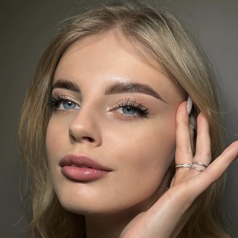 Brows: Lamination - Tint - Clean Up