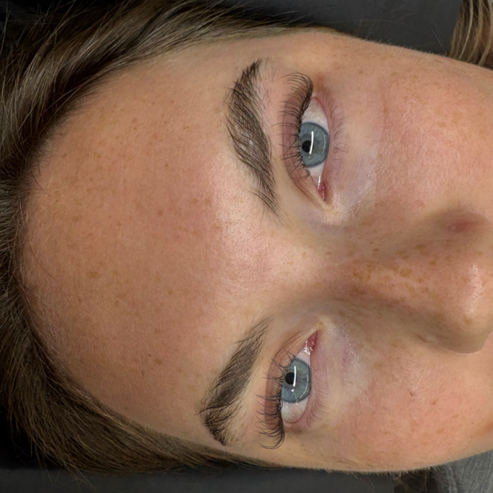 MODEL* Lash set at Torello Lashes
