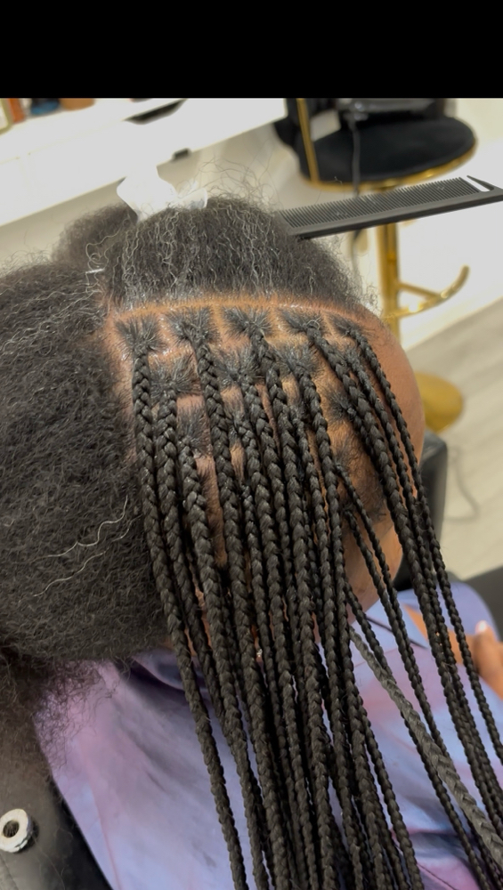 SM-EDIUM KNOTLESS BRAIDS