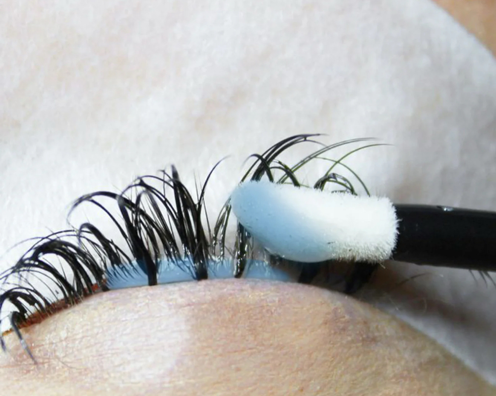 Lash Extention Removal