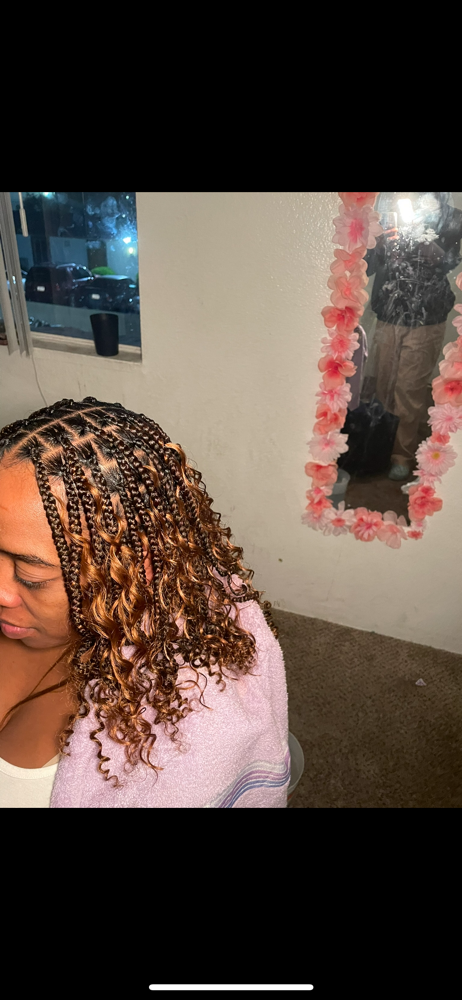 Medium Knotless Boho Bob
