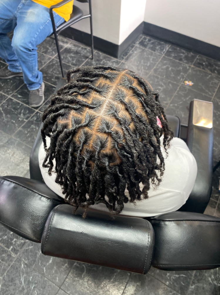 Loc Retwist ( Wash Included )