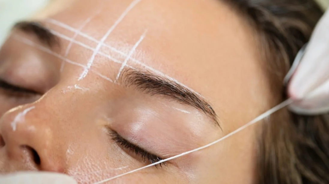 Eyebrow Wax with Mapping & Tinting