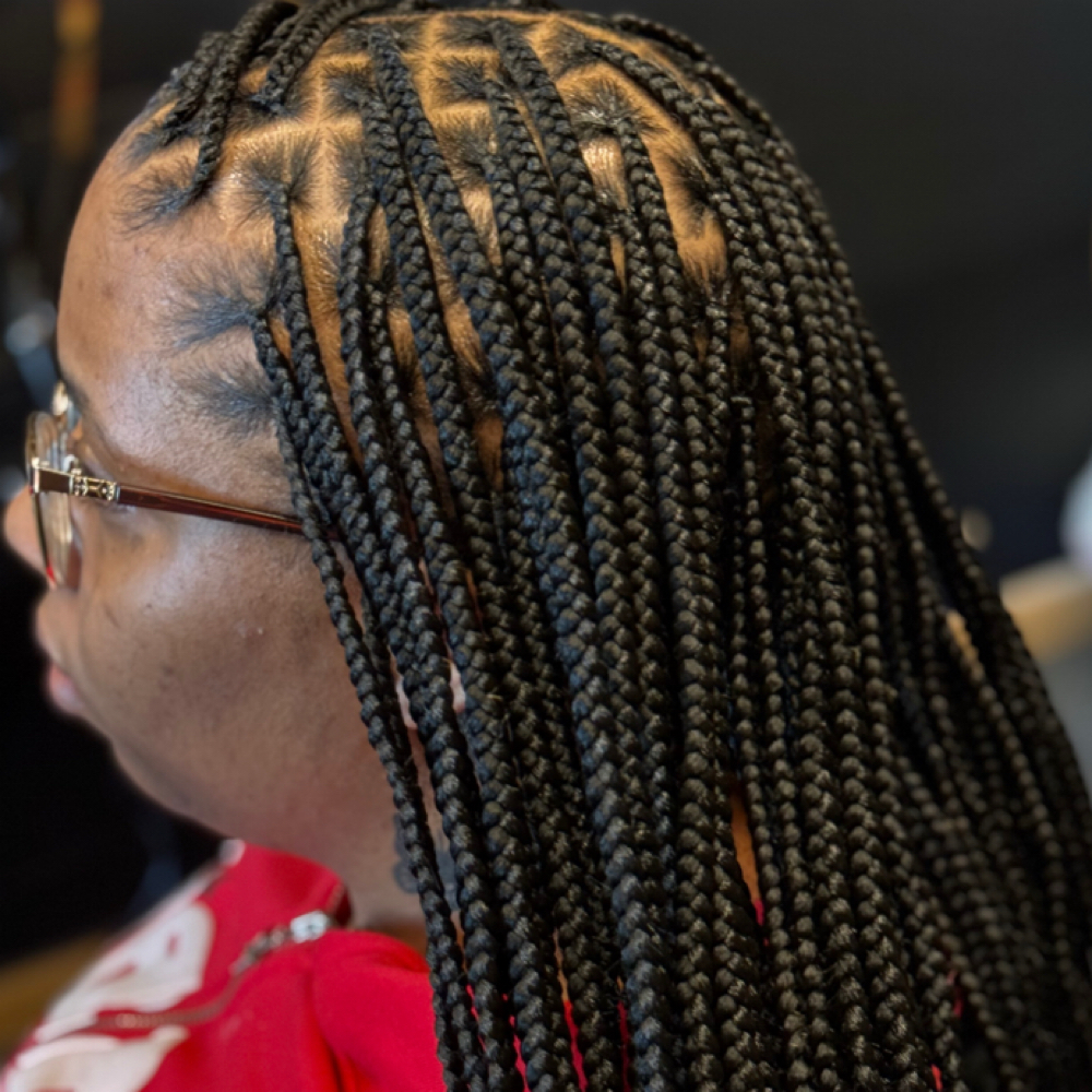 Smedium Knotless at Lgbeautycollective in Houston, TX