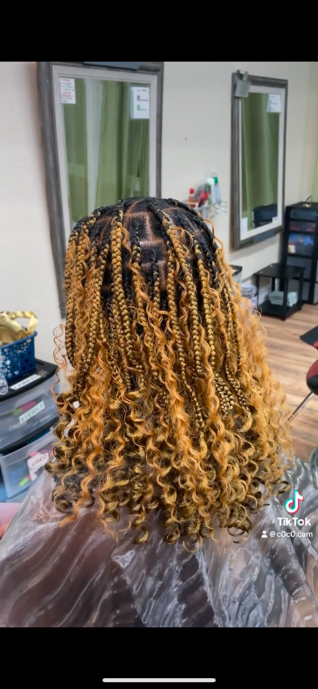 Small Boho Knotless Bob